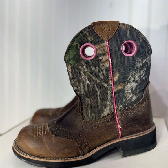 Ariat Fatbaby Western Boots Size 6.5B Camo Pink Stitch Brogue Leather Style - Picture 1 of 6